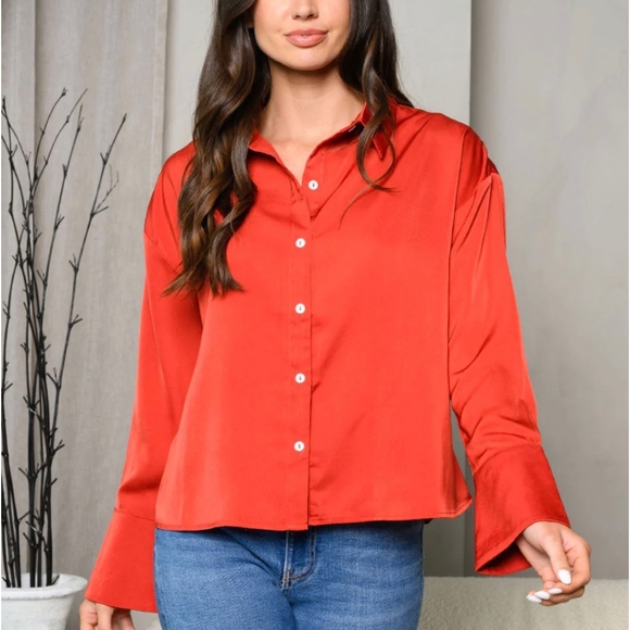 PEACH LOVE CALIFORNIA Sophisticated Chic Red Long Sleeves Top - Picture 4 of 5